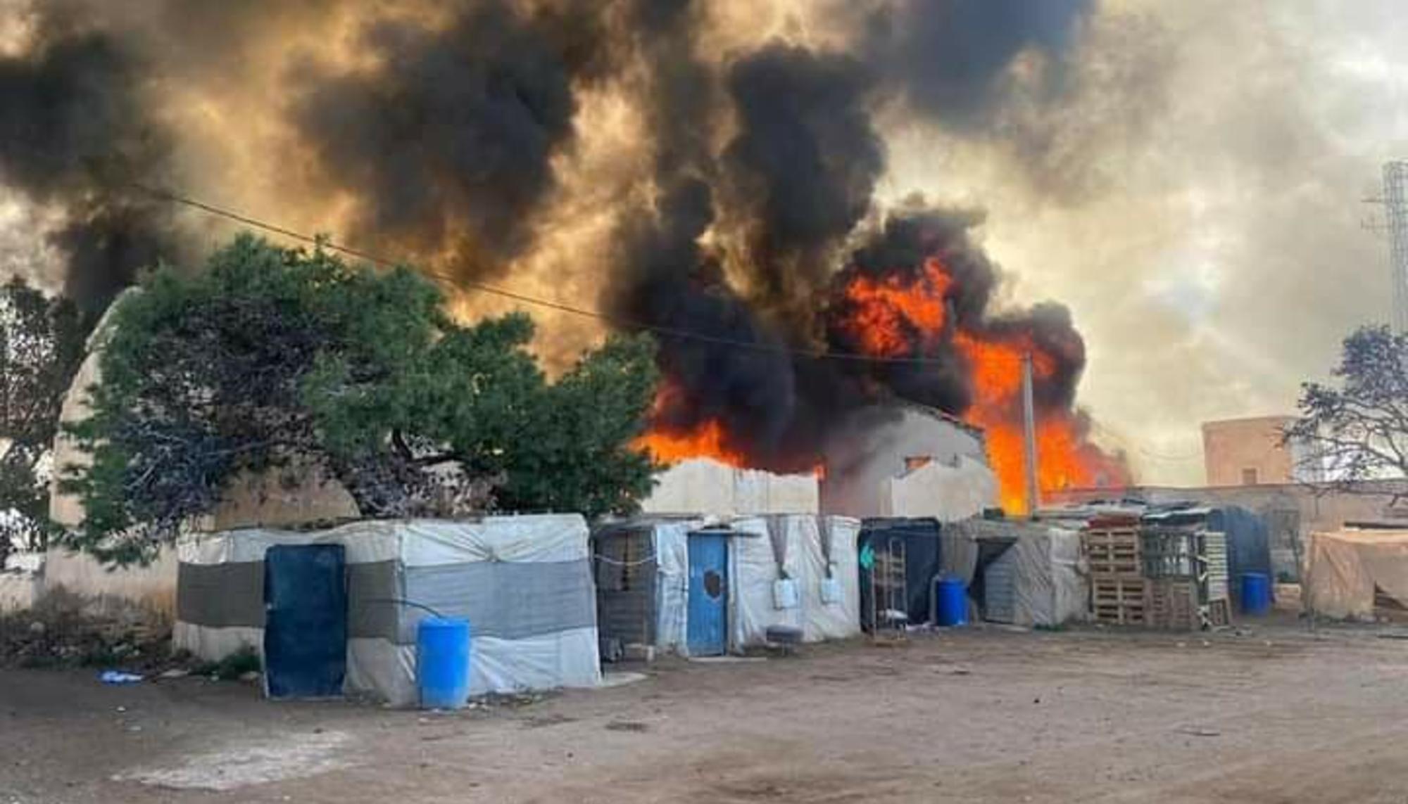 Chabolas incendio temporeros campo andaluz